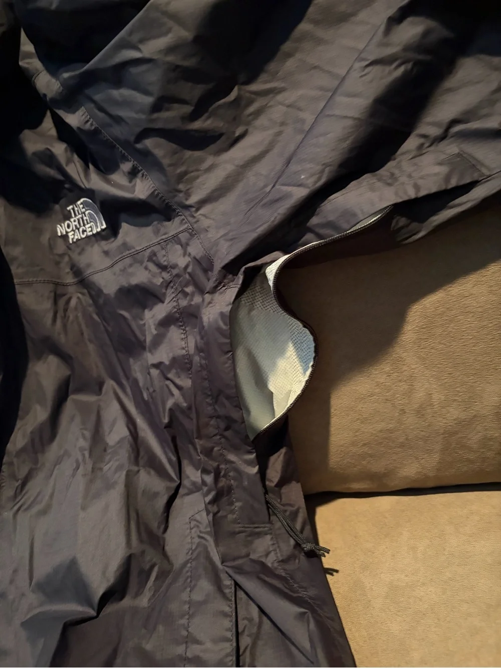 The North Face Men’s Venture 2 Hooded Rain Jacket - size Medium
